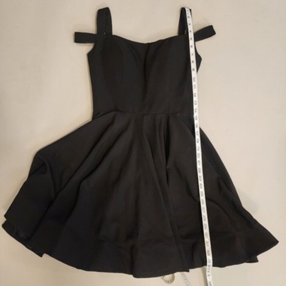 Ieena for Mac Duggal Black Cold Shoulder Fit n Flare Skater Cocktail Dress 8 - Picture 4 of 6